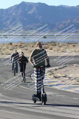 media/Jan-15-2026-Racers Edge (Thu) [[dfebeb70ab]]/1-Around the Pits-Track Walk/